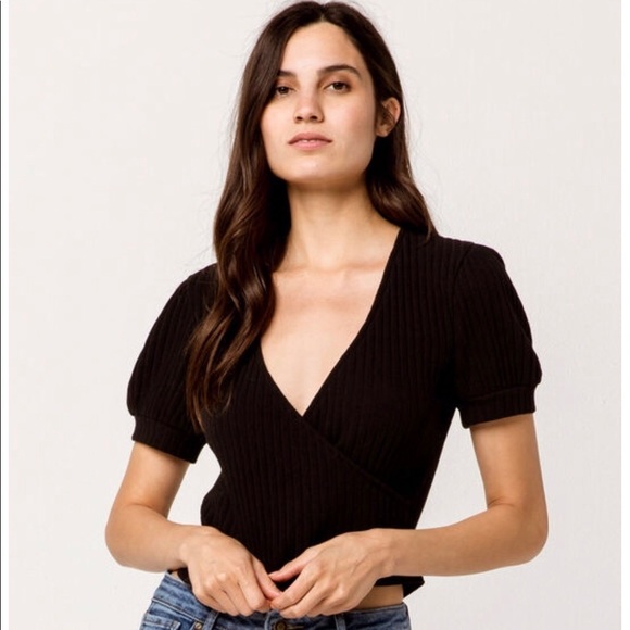 🎀 3/$15 🎀 Ivy and Main ribbed crop top - Picture 2 of 4